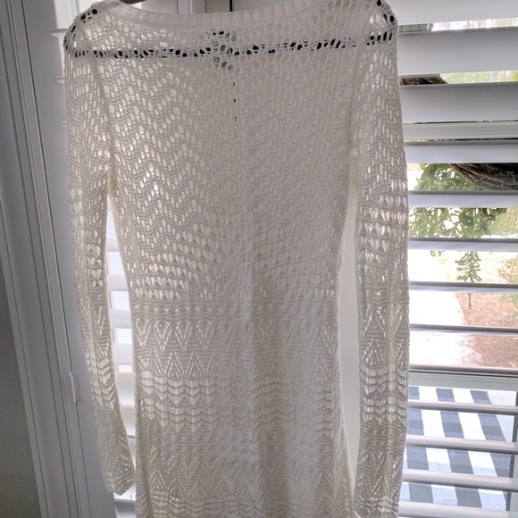 Cache’ size M beautiful knot white dress! - Picture 2 of 2